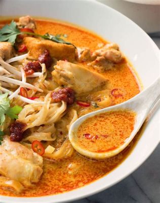  Laksa Johor - A Creamy Coconut Curry Embrace Meets Tangy Seafood Delight!